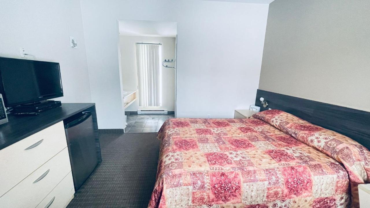 Motel Falcon Brossard Exterior foto