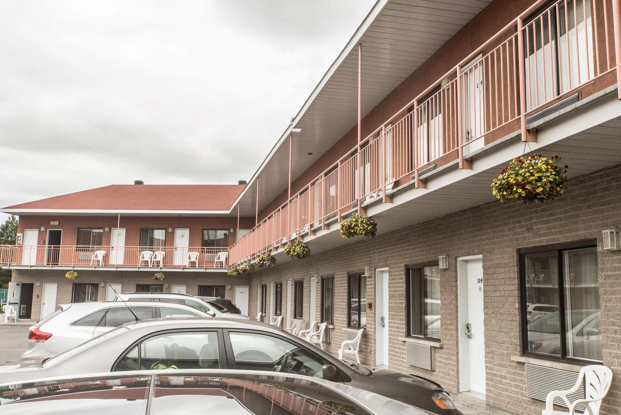 Motel Falcon Brossard Exterior foto
